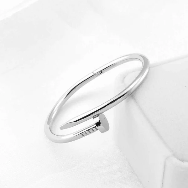 [AT13] Chic Silver Nail Bangle Bracelet