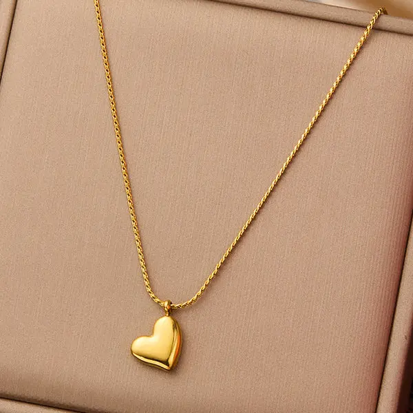 [AT25] Chic Gold Plated Solid Heart Charm Necklace